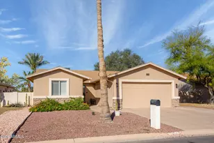 25246 S Pinewood Dr, Sun Lakes, AZ 85248 - Photo 1