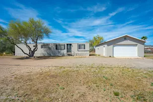 19940 E Palo Verde Ln, Black Canyon City, AZ 85324 - Photo 1
