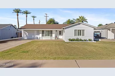 4020 N 44th Place, Phoenix, AZ 85018 - Photo 1