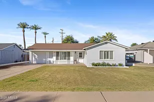 4020 N 44th Pl, Phoenix, AZ 85018 - Photo 1