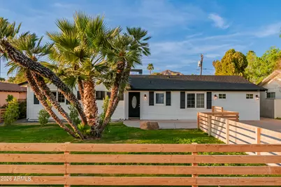 5328 E Pinchot Avenue, Phoenix, AZ 85018 - Photo 1