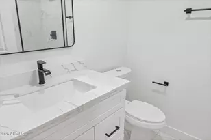 9845 N 15th Ave, Phoenix, AZ 85021 - Photo 16