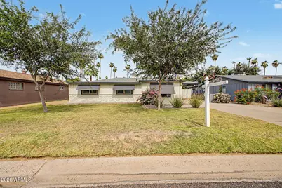 4237 N 34th Place, Phoenix, AZ 85018 - Photo 1