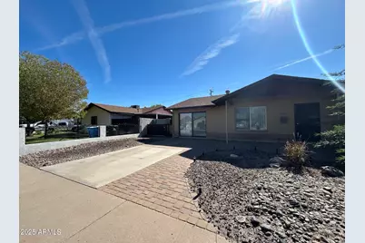 8243 W Piccadilly Road, Phoenix, AZ 85033 - Photo 1