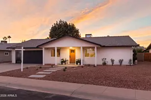 11830 S Eagleman Dr, Phoenix, AZ 85044 - Photo 1