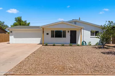 812 W Parkway Boulevard, Tempe, AZ 85281 - Photo 1