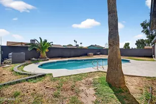 8531 W Vale Dr, Phoenix, AZ 85037 - Photo 10