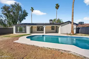 8531 W Vale Dr, Phoenix, AZ 85037 - Photo 12