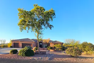 1428 E Breezy Ct, Phoenix, AZ 85086 - Photo 1