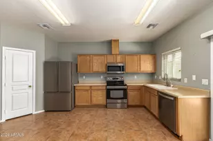 7011 W Mercer Ln, Peoria, AZ 85345 - Photo 6