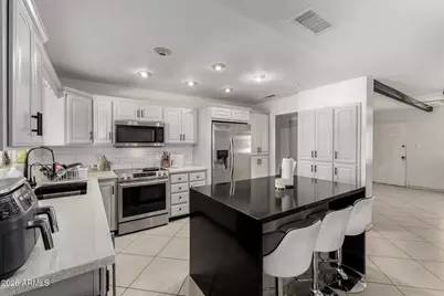 4019 N 60th Avenue, Phoenix, AZ 85033 - Photo 1