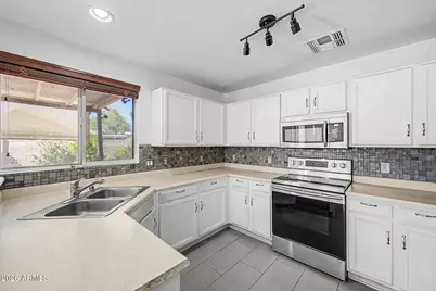 12044 W Larkspur Road, El Mirage, AZ 85335 - Photo 10
