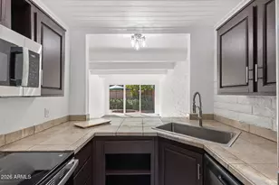 3012 N 32nd St, Phoenix, AZ 85018 - Photo 1