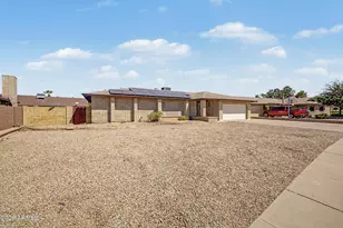 5122 W Royal Palm Rd, Glendale, AZ 85302 - Photo 2