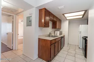 4211 E Palm Ln, Phoenix, AZ 85008 - Photo 12