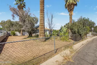 916 E Cambridge Avenue, Phoenix, AZ 85006 - Photo 1