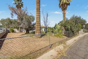 916 E Cambridge Ave, Phoenix, AZ 85006 - Photo 1