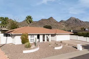 8111 N 18th Way, Phoenix, AZ 85020 - Photo 1