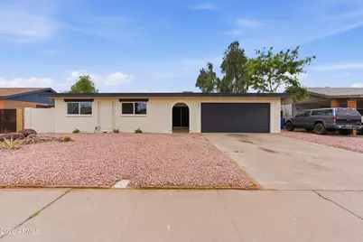 2211 W Windrose Drive, Phoenix, AZ 85029 - Photo 1