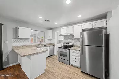 10537 W Lawrence Lane, Peoria, AZ 85345 - Photo 12