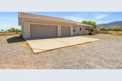 9354 S Deer Ridge Trail, Hereford, AZ 85615 - Photo 16