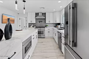 11615 N 30th St, Phoenix, AZ 85028 - Photo 1