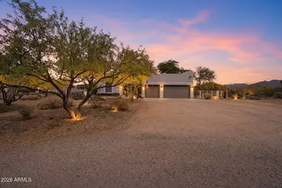 120 W Adamanda Drive, Phoenix, AZ 85086 - Photo 1