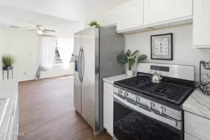 2621 N 47th Dr, Phoenix, AZ 85035 - Photo 8