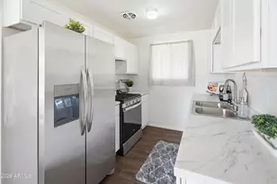 2621 N 47th Dr, Phoenix, AZ 85035 - Photo 4