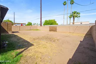 2621 N 47th Dr, Phoenix, AZ 85035 - Photo 30