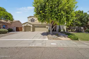 1310 W Amberwood Dr, Phoenix, AZ 85045 - Photo 1