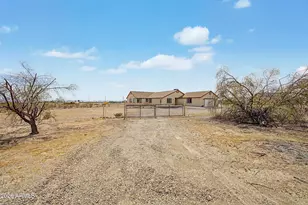 2938 S Wickenburg Rd, Tonopah, AZ 85354 - Photo 1