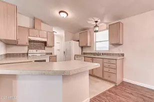 8601 N 103rd Ave, Peoria, AZ 85345 - Photo 12