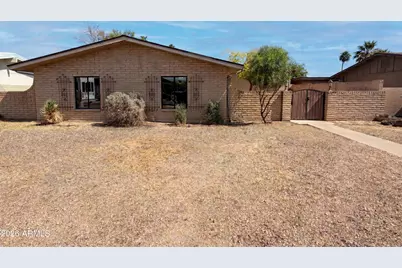 2326 W Paradise Drive, Phoenix, AZ 85029 - Photo 1