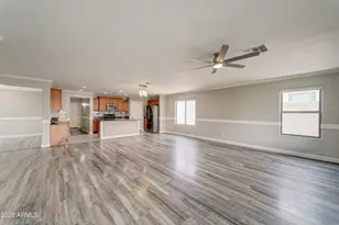 928 W Desert Hills Dr, San Tan Valley, AZ 85143 - Photo 8