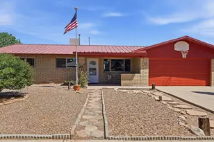 1065 N Catalina Dr, Sierra Vista, AZ 85635 - Photo 1