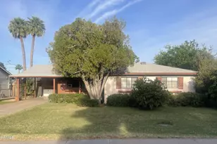 3424 N 45th St, Phoenix, AZ 85018 - Photo 1