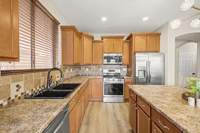 1617 W Saint Kateri Drive, Phoenix, AZ 85041 - Photo 20