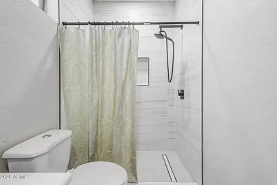 1617 W Saint Kateri Drive, Phoenix, AZ 85041 - Photo 38