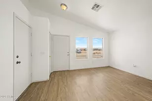 8719 W Magnum Dr, Arizona City, AZ 85123 - Photo 4