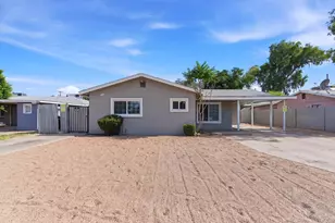 2609 W Morten Ave, Phoenix, AZ 85051 - Photo 1