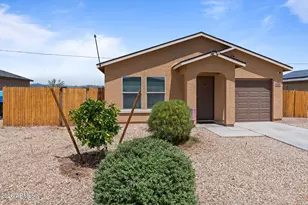 456 Reizen Dr, Morristown, AZ 85342 - Photo 1