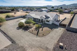 825 E Perdido Wy, Phoenix, AZ 85086 - Photo 1