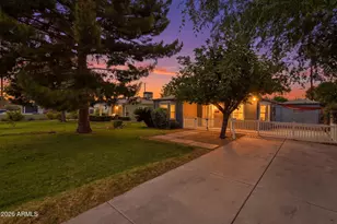 1046 E Clarendon Ave, Phoenix, AZ 85014 - Photo 1