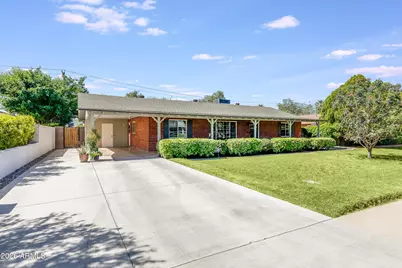 3721 E Clarendon Avenue, Phoenix, AZ 85018 - Photo 1