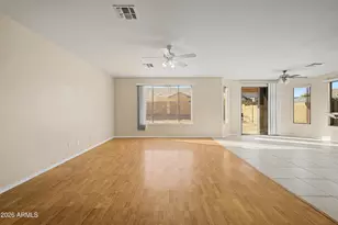 10910 W Davis Ln, Avondale, AZ 85323 - Photo 6