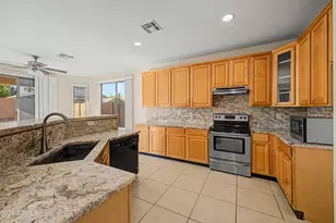 10910 W Davis Ln, Avondale, AZ 85323 - Photo 14