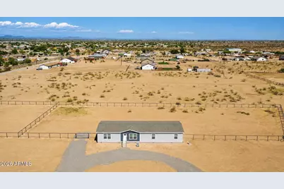 28425 N 250th Lane, Wittmann, AZ 85361 - Photo 1