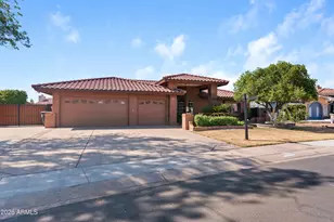 12332 N 71st Ln, Peoria, AZ 85381 - Photo 1