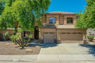 770 S Crosscreek Pl, Chandler, AZ 85225 - Photo 1